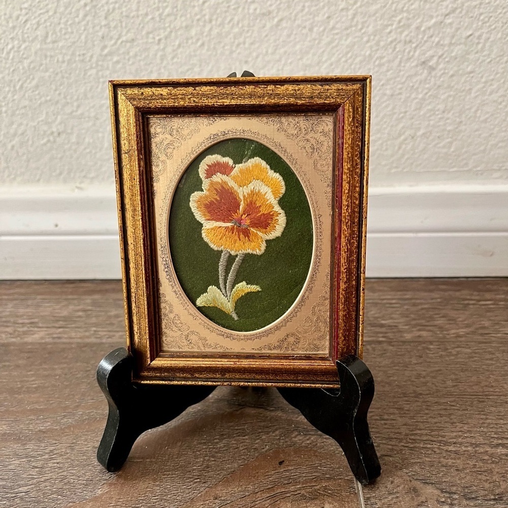Vintage Framed Hand - Embroidered Floral Art Piece 4/5 Inch